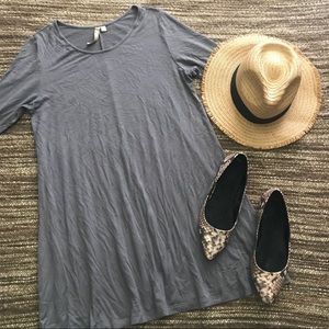 Gray Flowy Shift Dress // Francesca’s // Small